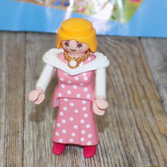 BIGGER PINK GIRL  Playmobil 4165 Princess Wedding Advent Calendar 2011 * - Picture 1 of 7